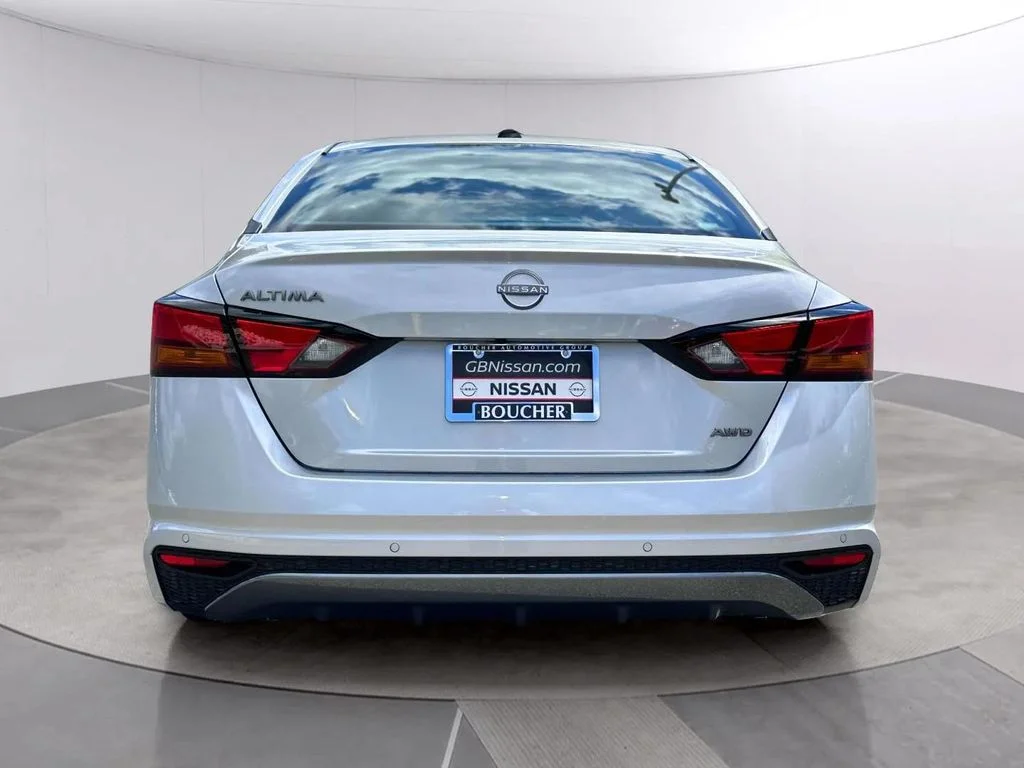 New 2026 Brilliant Silver Metallic Nissan SV image 4