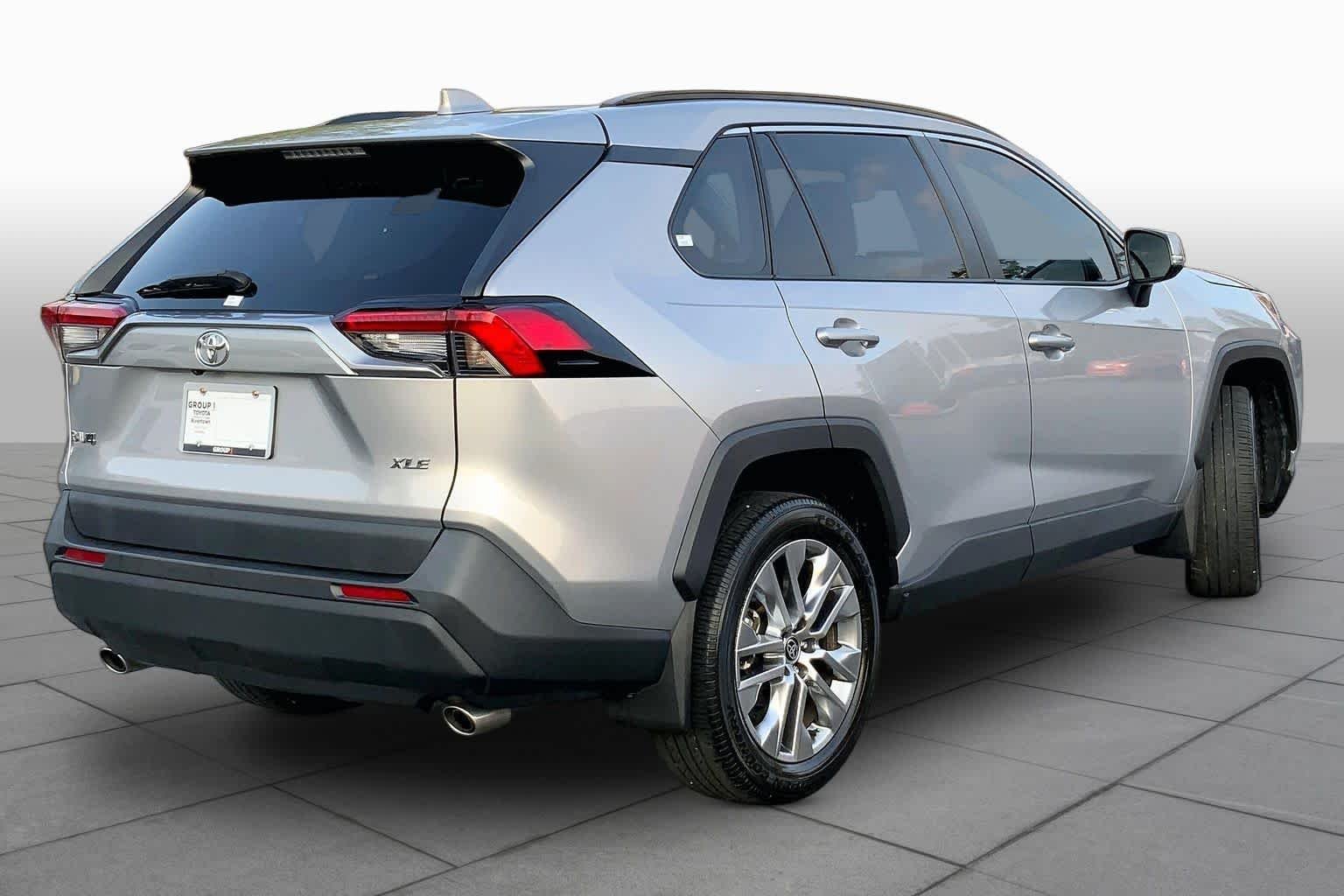 Used 2024 Silver Sky Metallic Toyota XLE Premium image 13