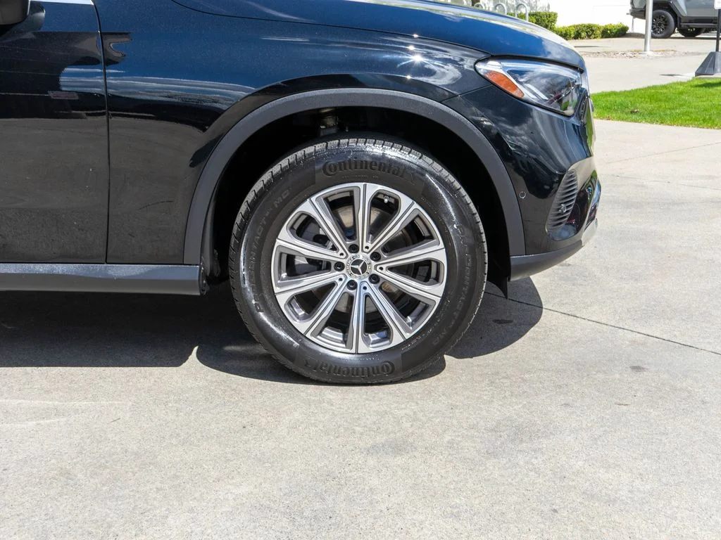 Used 2023 Black Mercedes-Benz GLC 300 image 36