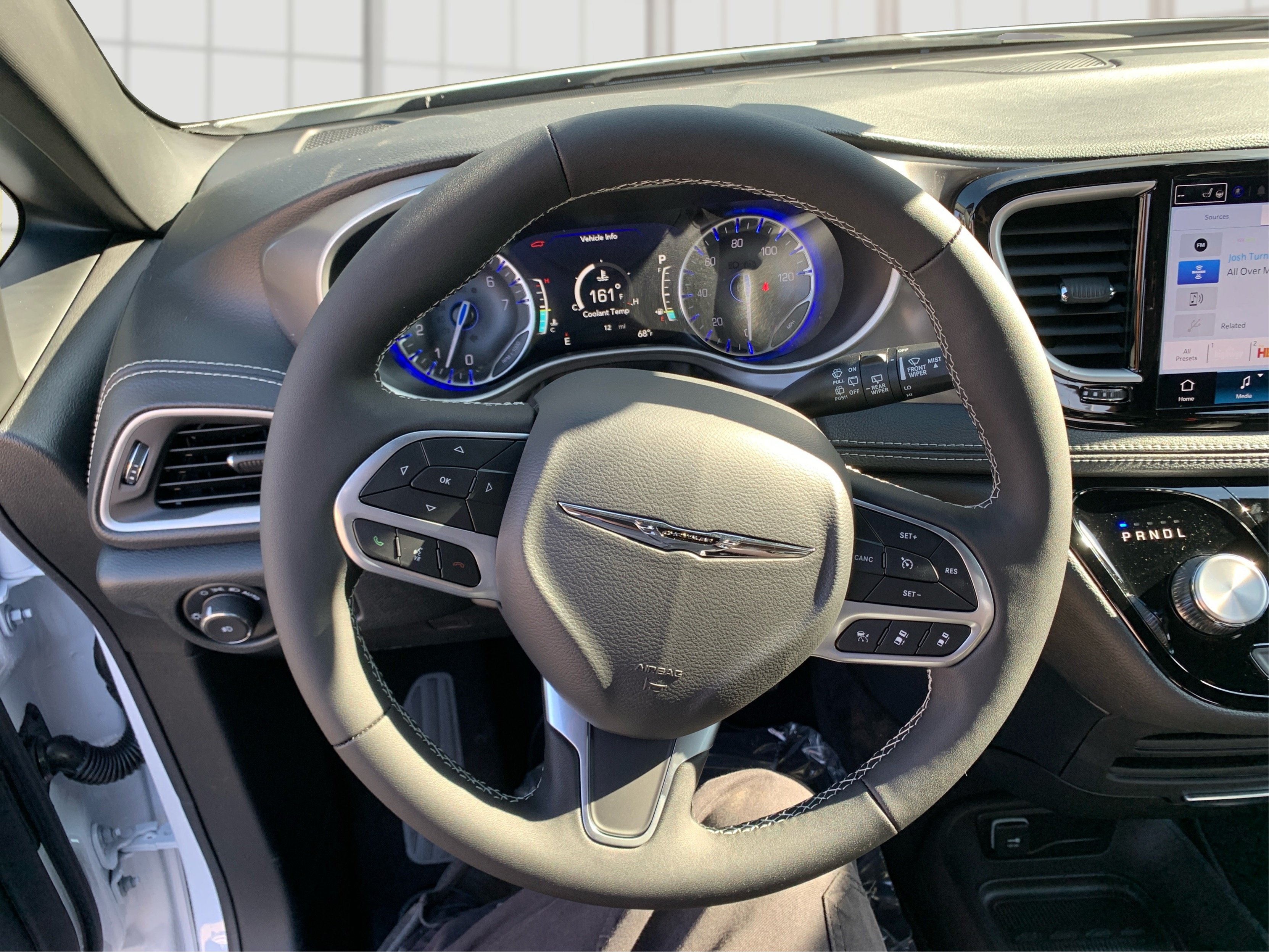New 2026 Bright White Clear-Coat Exterior Paint Chrysler Select image 16