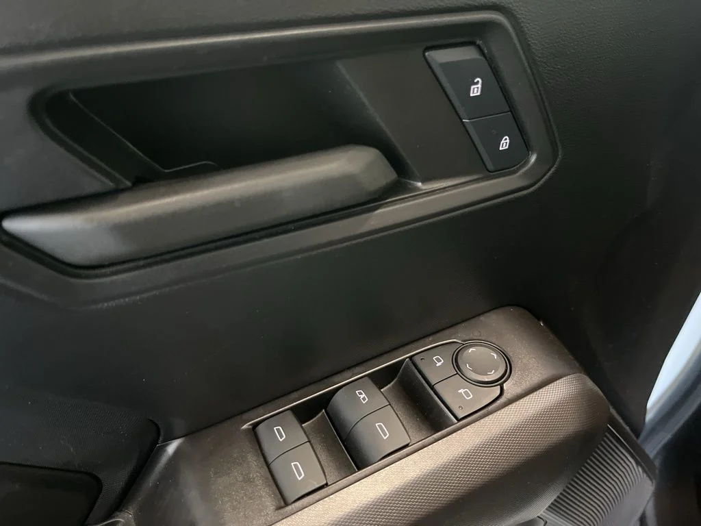 Used 2024 White Chevrolet Trail Boss image 4