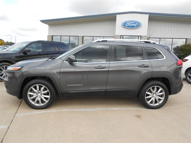 Certified 2018 Jeep Cherokee Limited with VIN 1C4PJMDX6JD599829 for sale in Tyndall, SD
