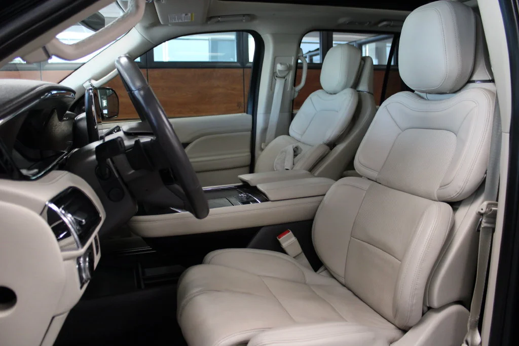 Used 2021 Black Lincoln Reserve image 20