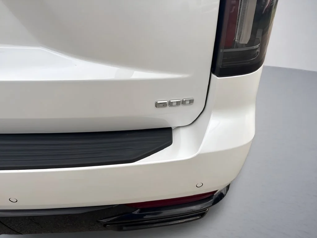 Used 2023 Crystal White Tricoat Cadillac Sport Platinum image 42