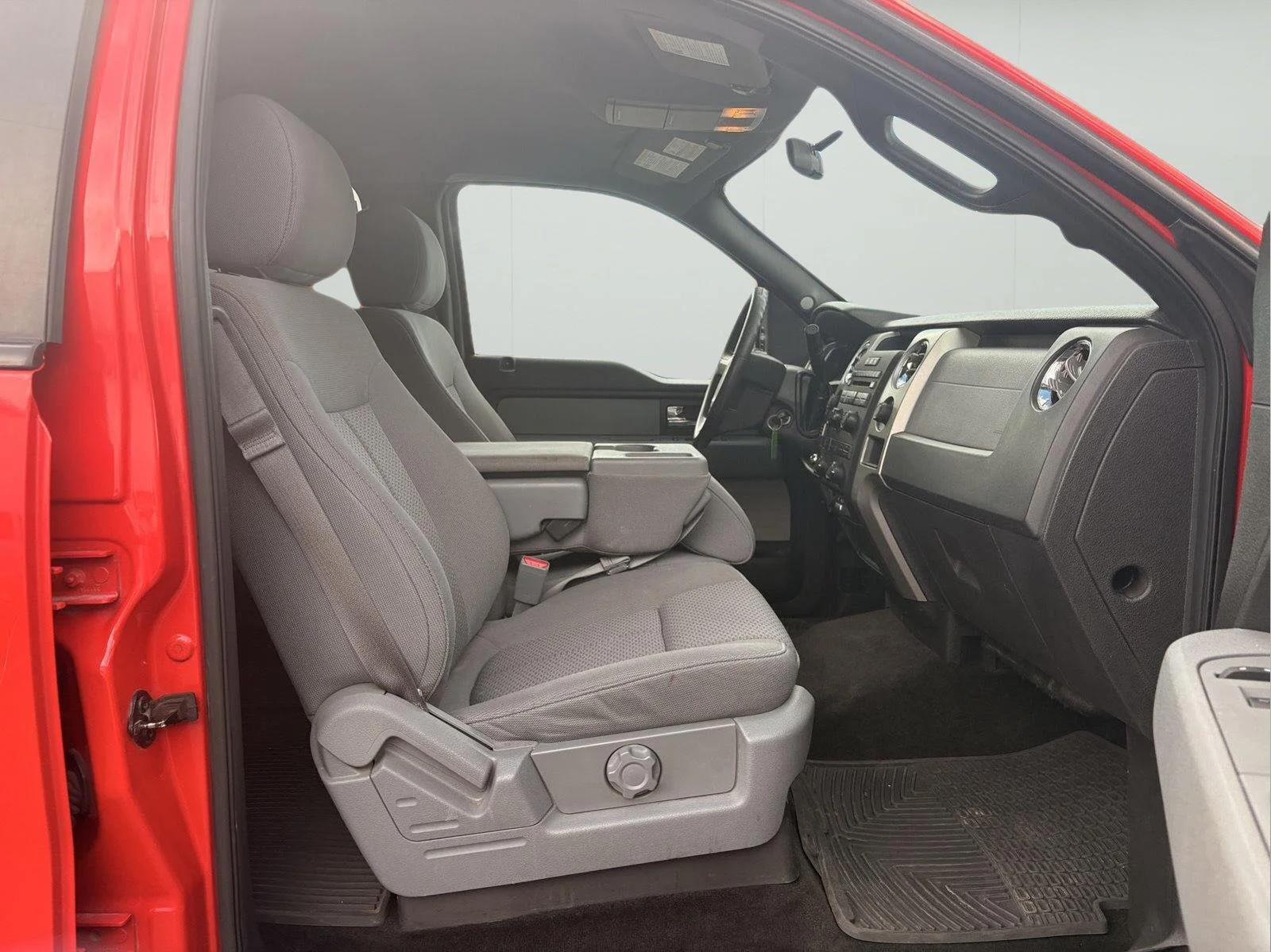 Used 2014 Race Red Ford XLT image 13