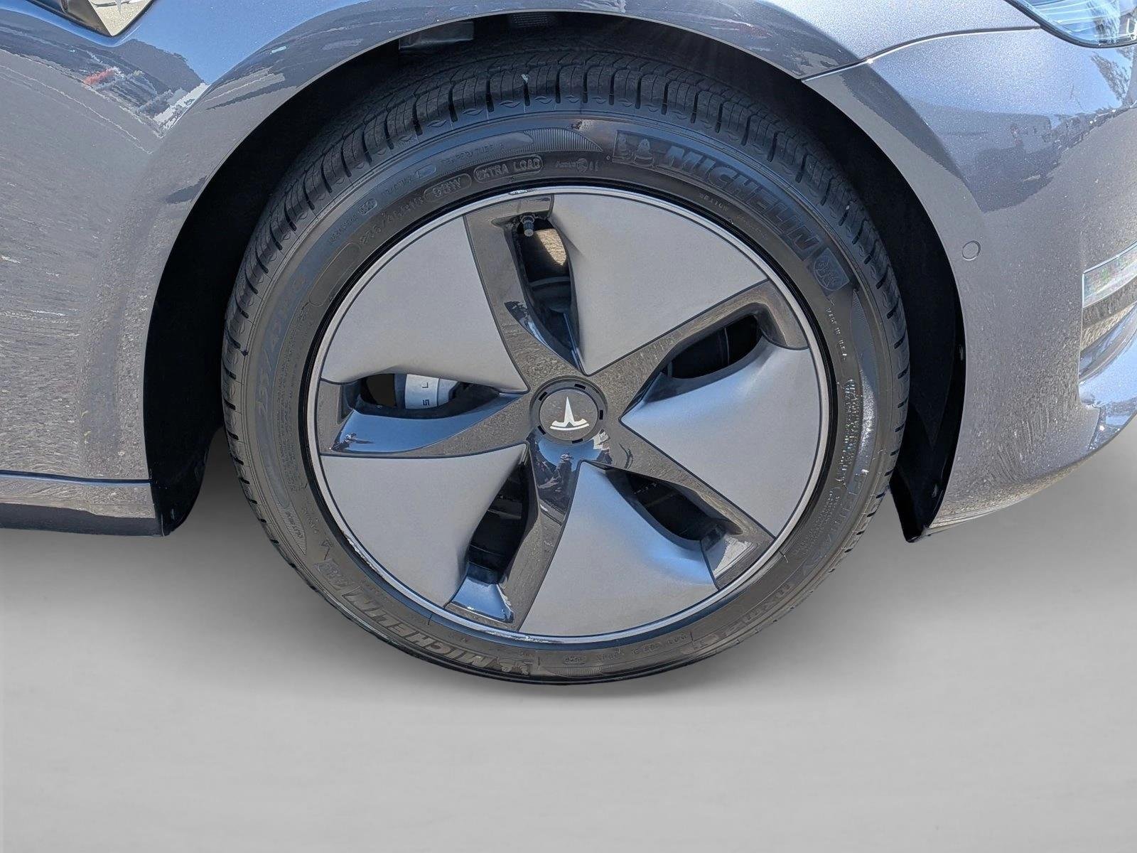 Used 2019 Silver/Gray Tesla Standard Range Plus image 21