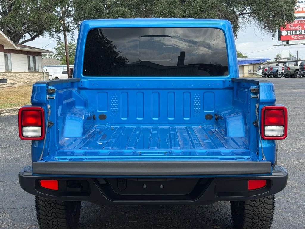 Used 2025 Hydro Blue Pearlcoat Jeep Nighthawk image 19