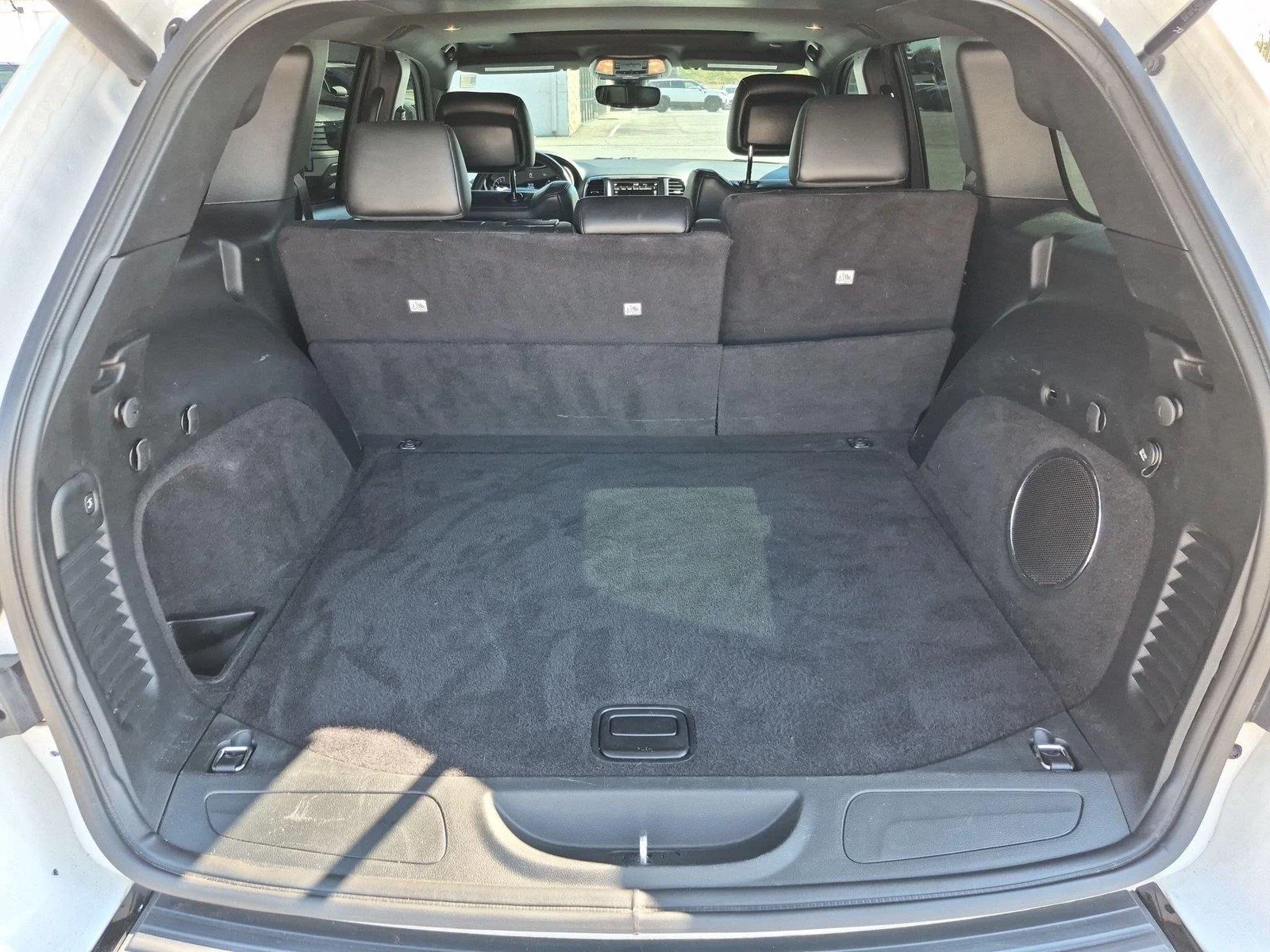 Used 2018 Bright White Clearcoat Jeep Altitude image 33