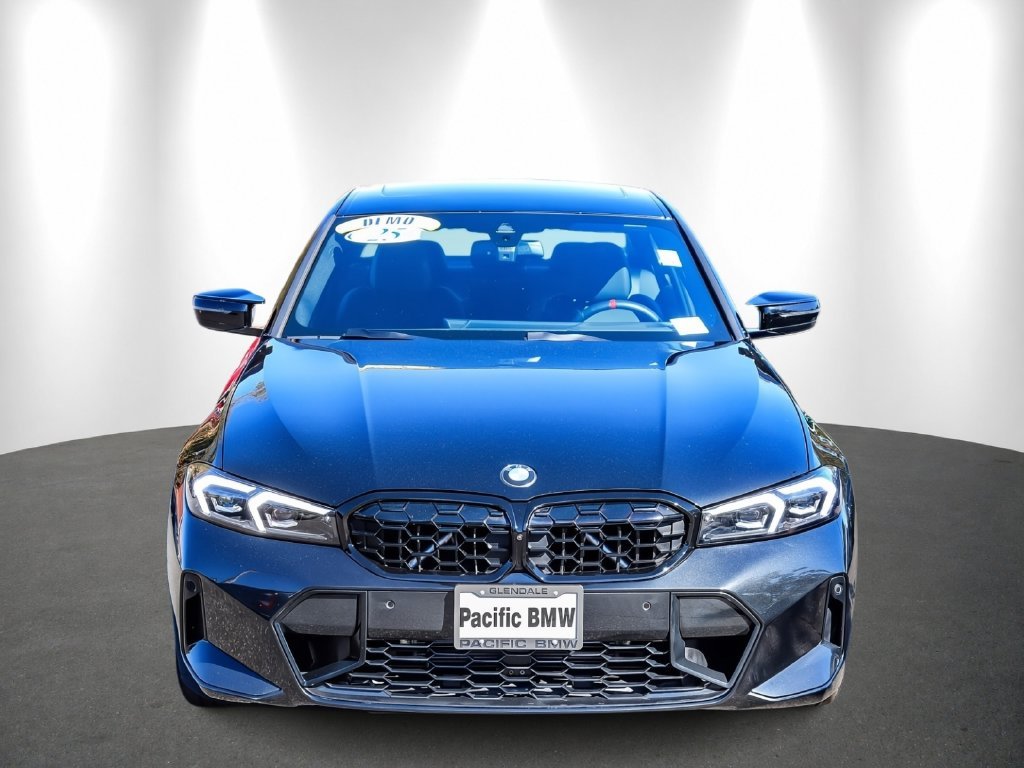 2025 BMW 3 Series photo 2