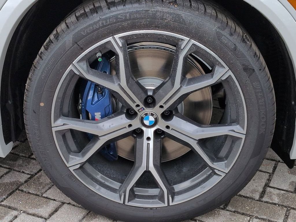 New 2026 Mineral White Metallic BMW xDrive50e image 11