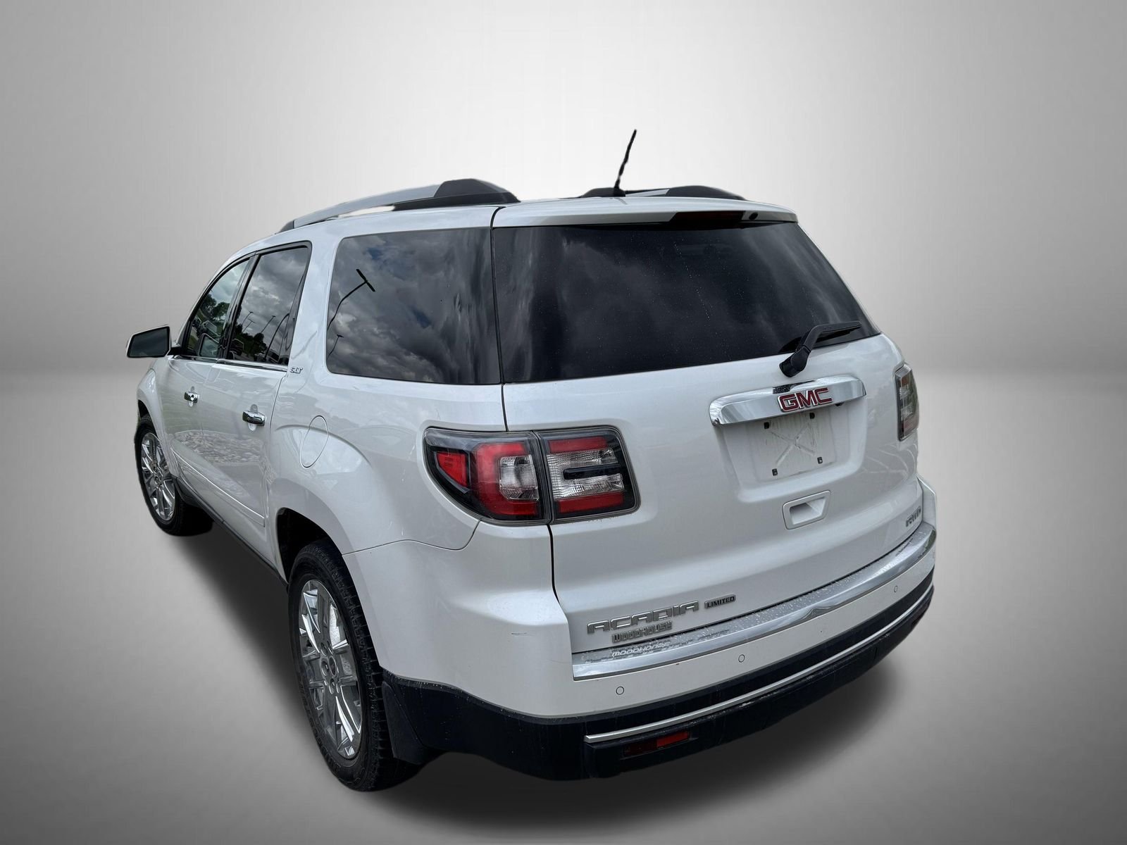 Used 2017 White GMC Limited image 4