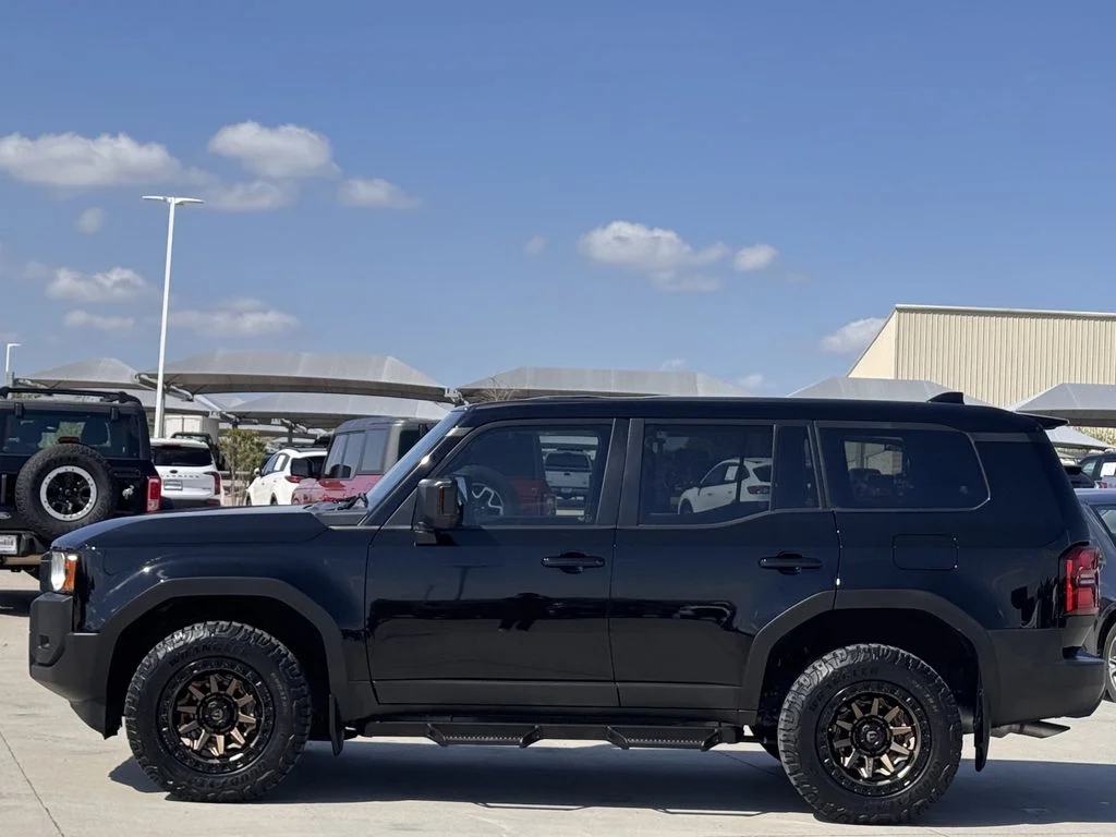 Used 2024  Toyota 1958 image 3