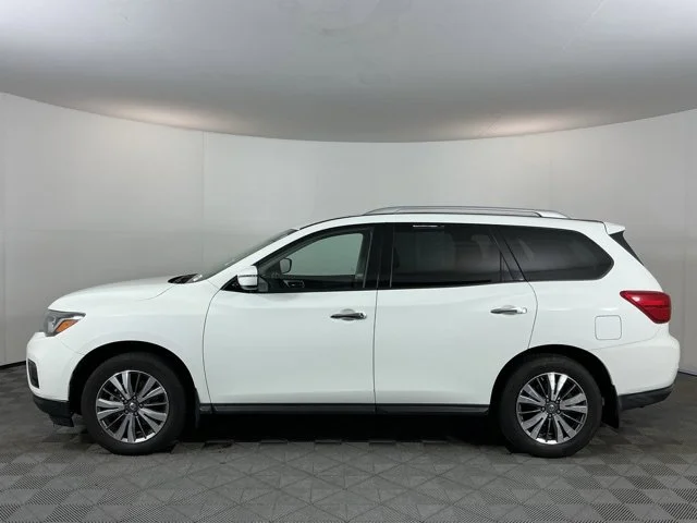 Used 2018 White Nissan S image 8