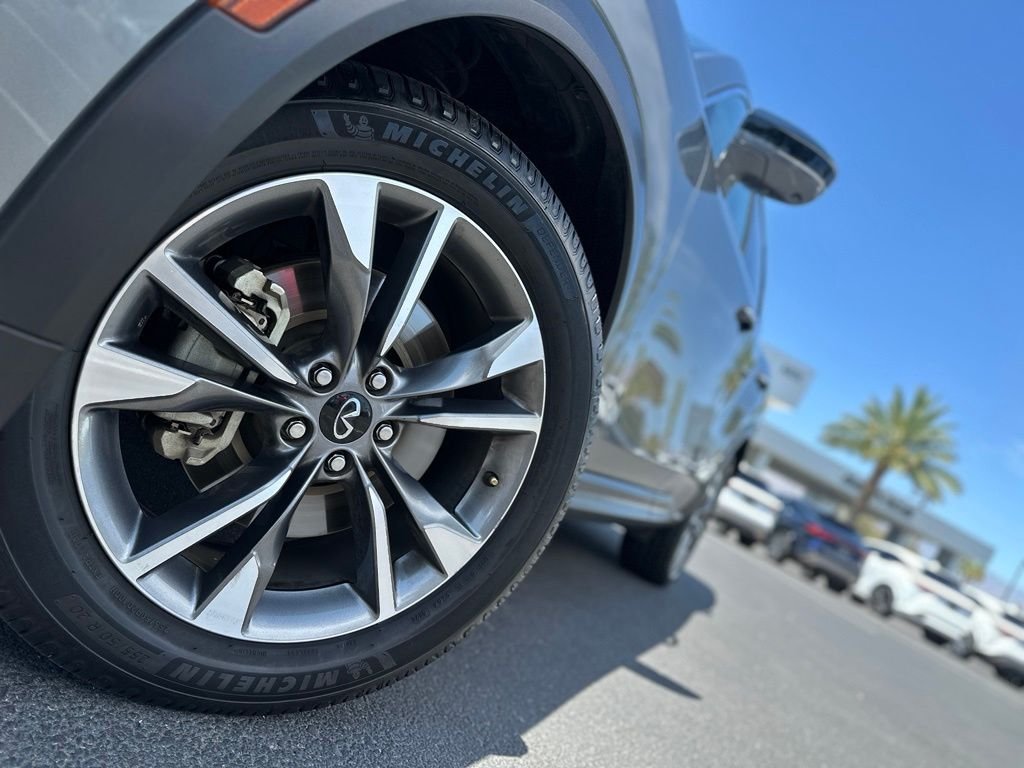 Used 2022 Gray INFINITI LUXE image 3