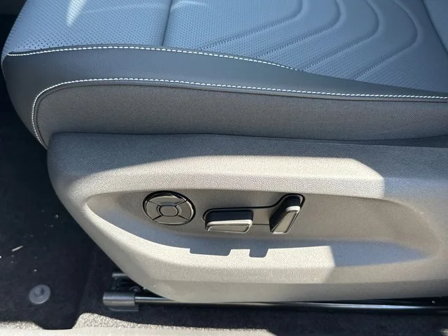 New 2026 Platinum Gray Metallic Volkswagen 2.0T SE image 40
