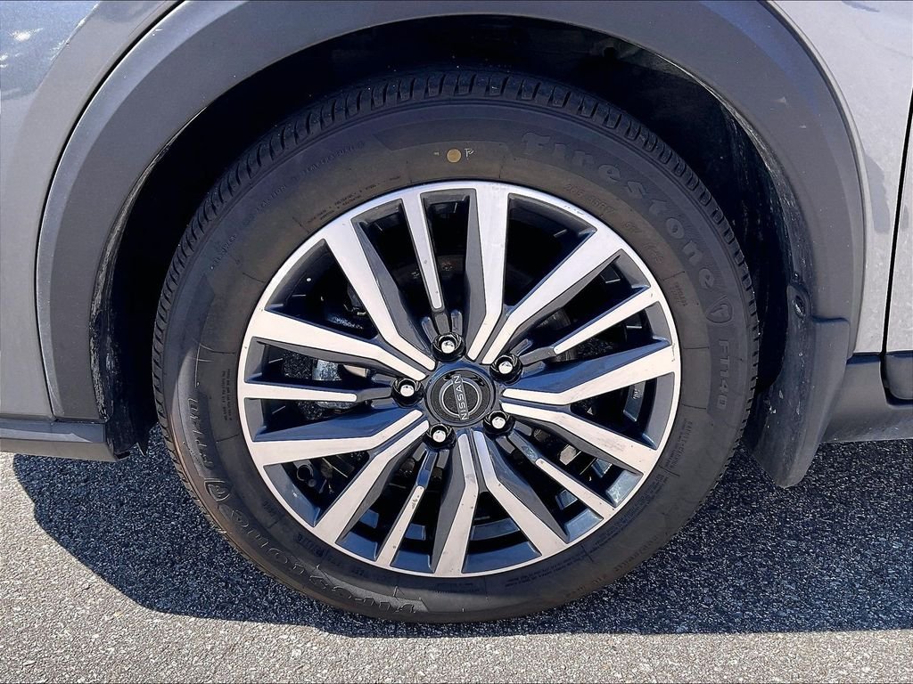 Used 2024 Gray Nissan SV image 7