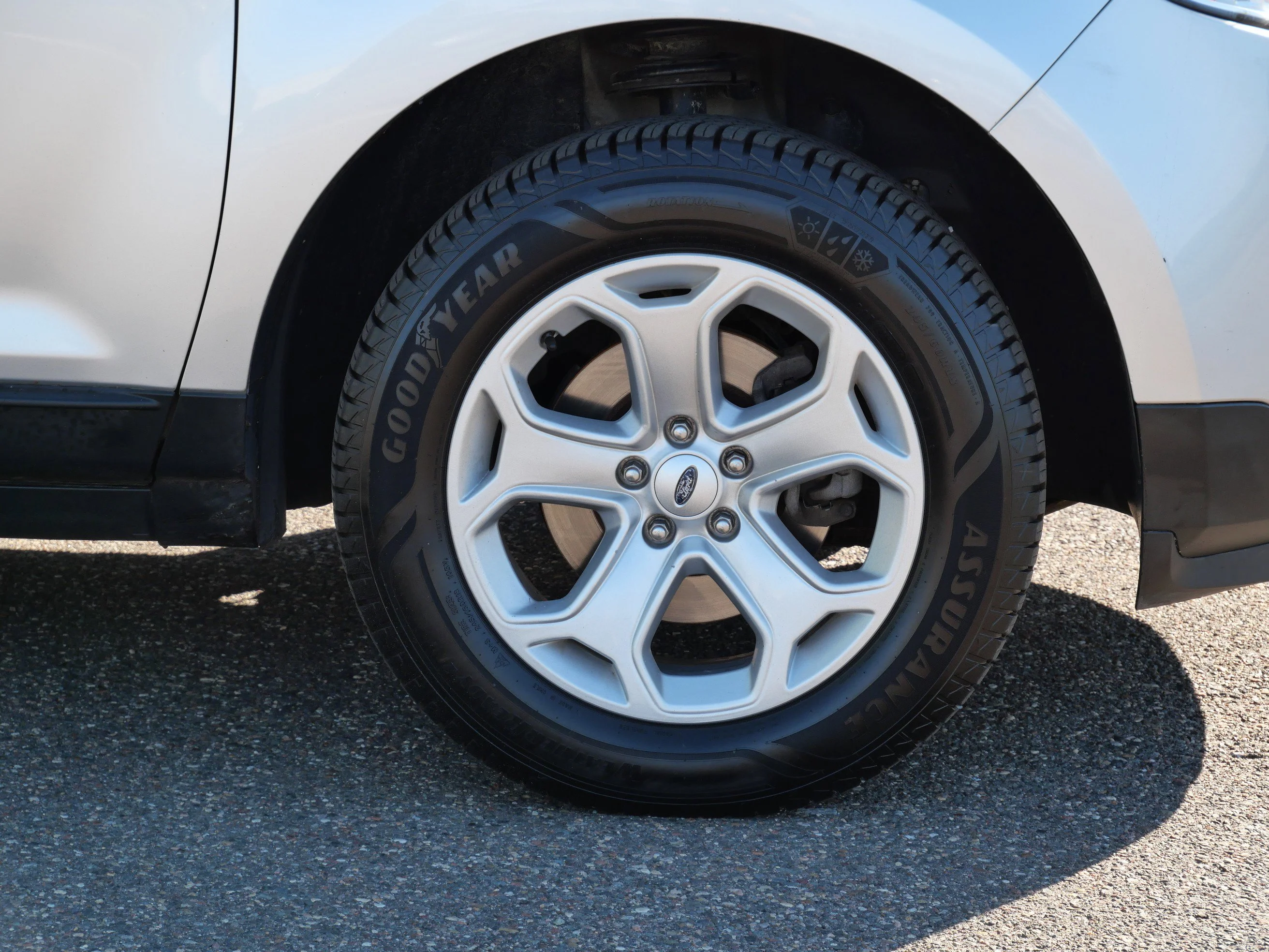 Used 2014 Ingot Silver Metallic Ford SE image 8