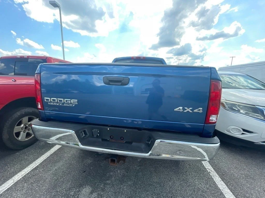 Used 2004 Blue Dodge SLT image 14