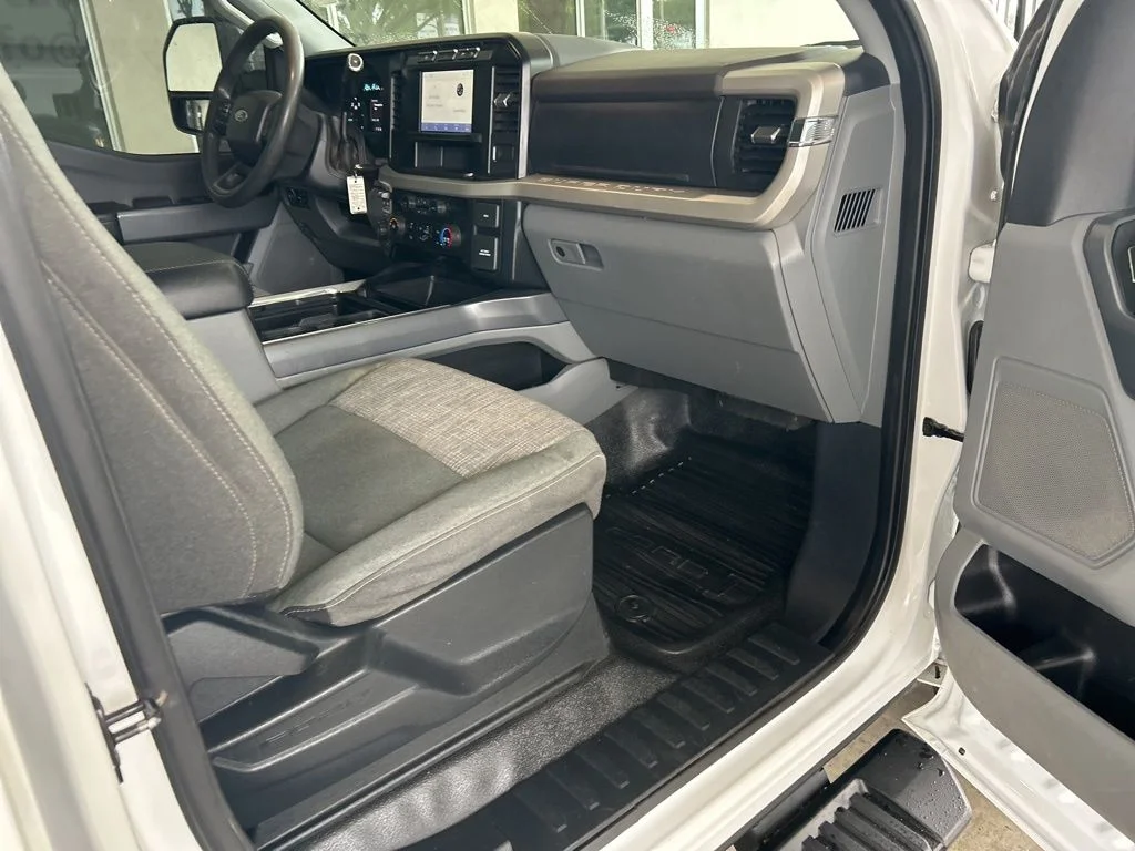 Used 2024 White Ford XLT image 30