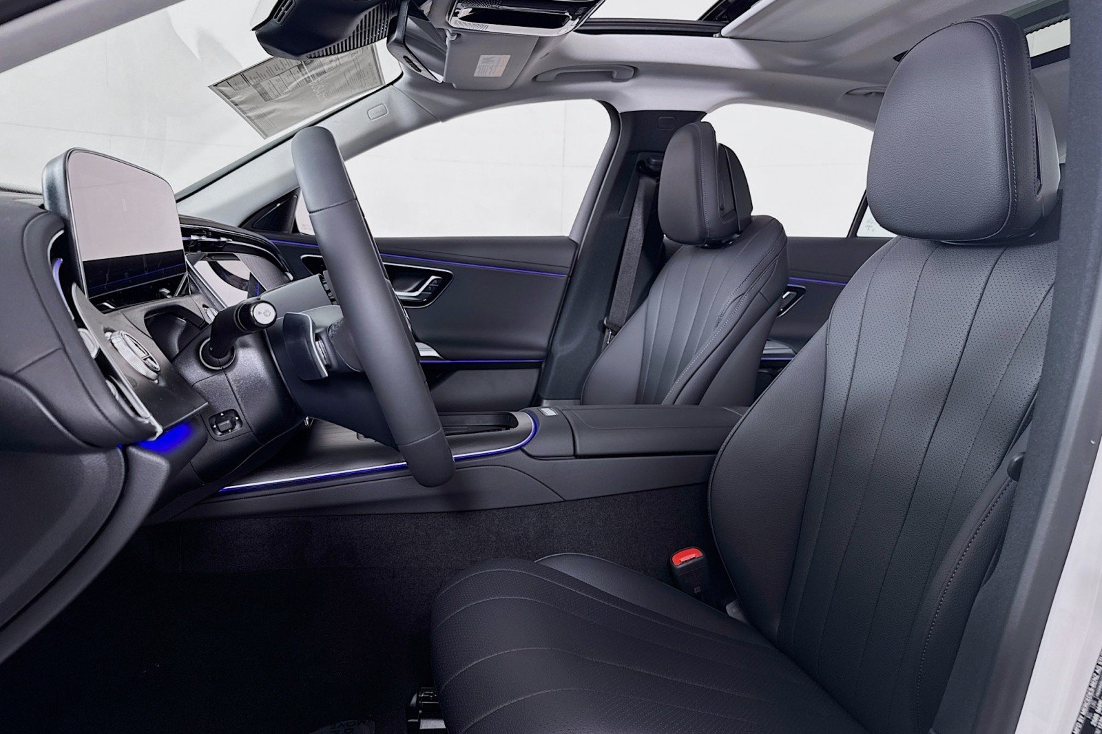 New 2026 Polar White Mercedes-Benz E 450 4MATIC® Sedan image 16
