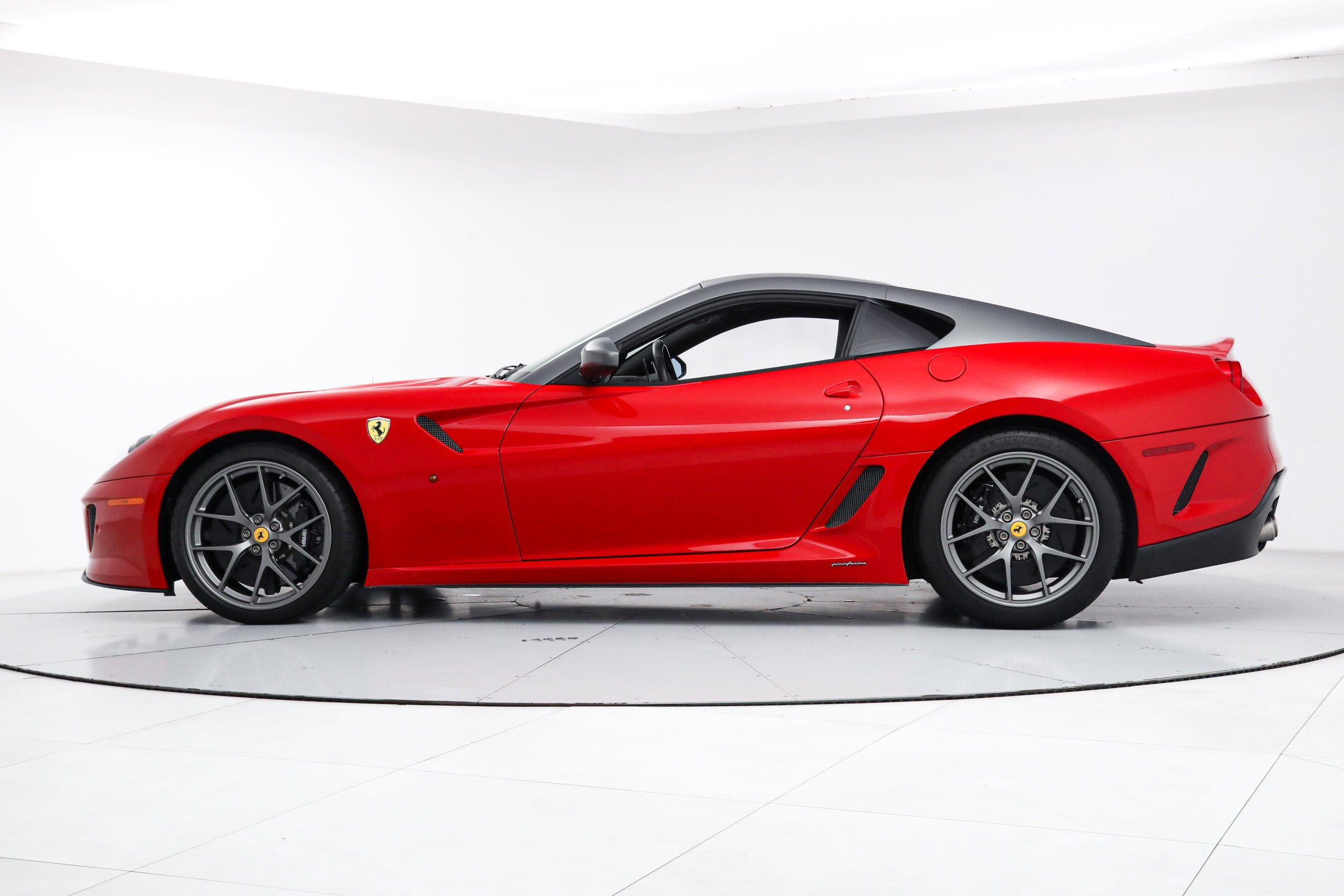 Used 2011 Red Ferrari  image 4