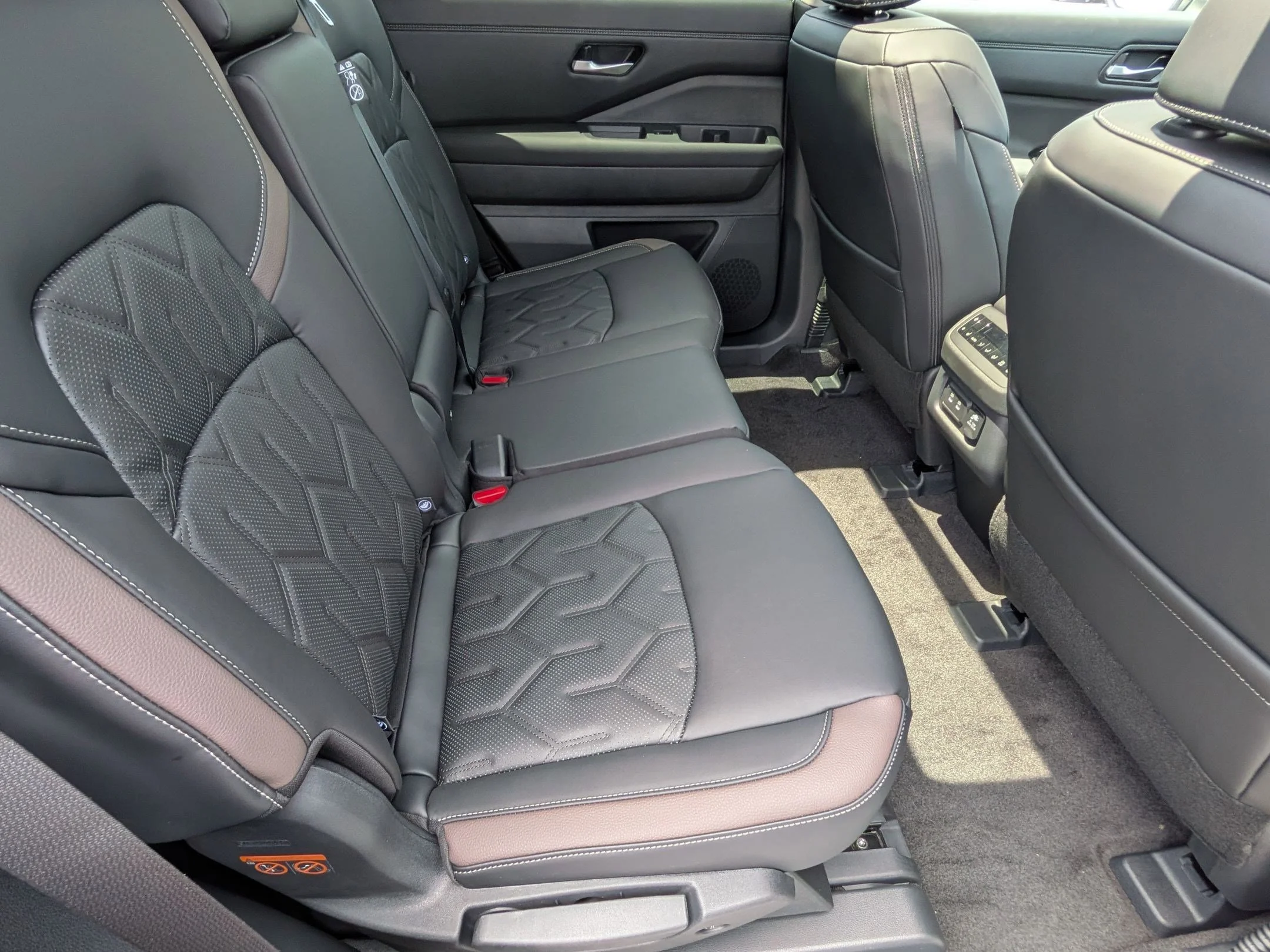 New 2026 Boulder Gray Pearl Nissan Platinum image 26