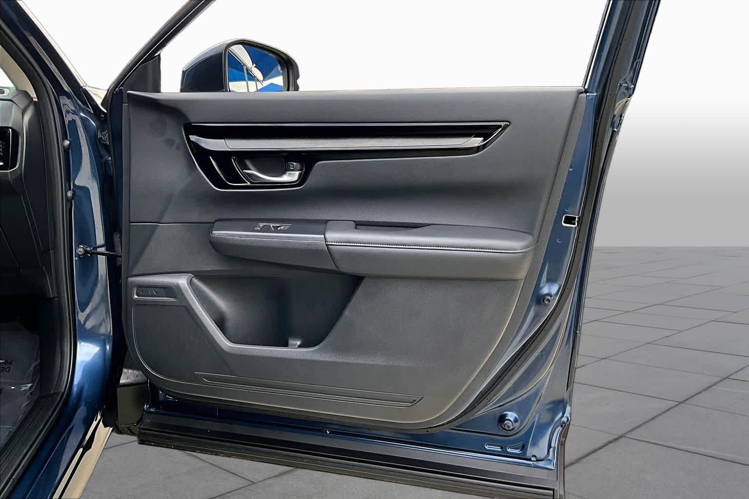 Used 2024 Canyon River Blue Metallic Honda EX-L image 23