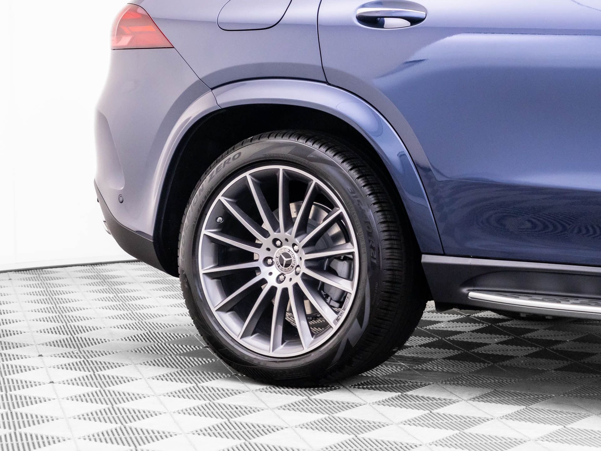 New 2026 Twilight Blue Metallic Mercedes-Benz GLE 450 image 36