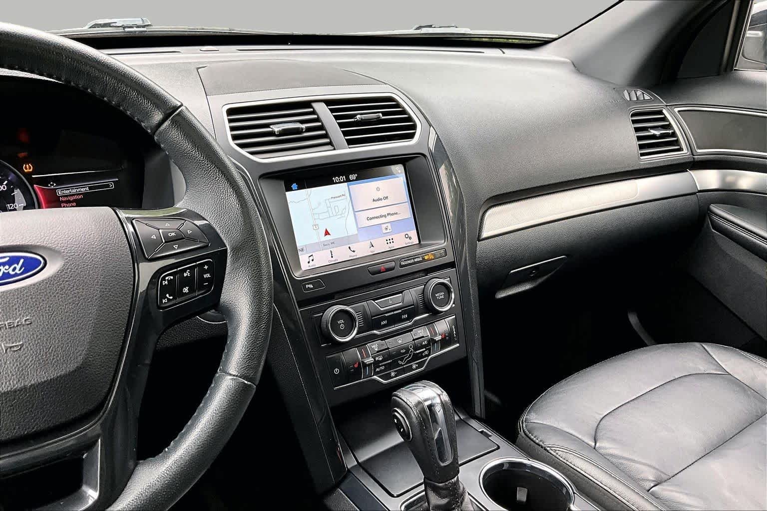 Used 2018 Blue Metallic Ford XLT image 7
