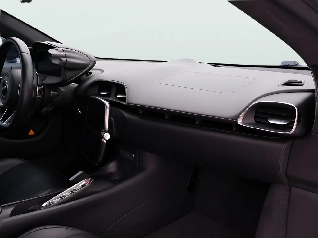 Used 2023 Saros McLaren TechLux image 15