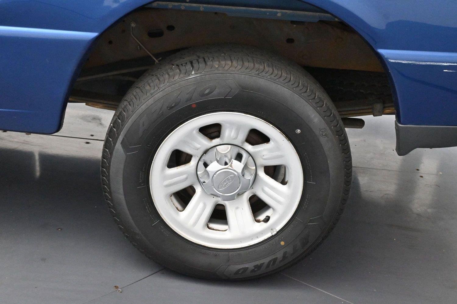 Used 2008  Ford XL image 21