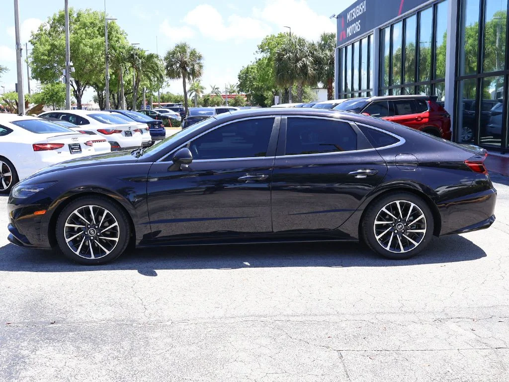 Used 2023 Blue Hyundai Limited image 17