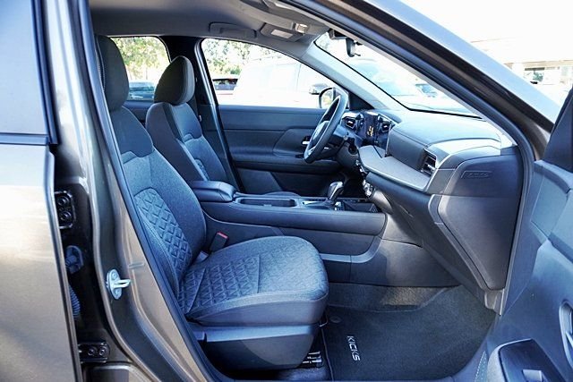 Used 2025 Brown Nissan SV image 10