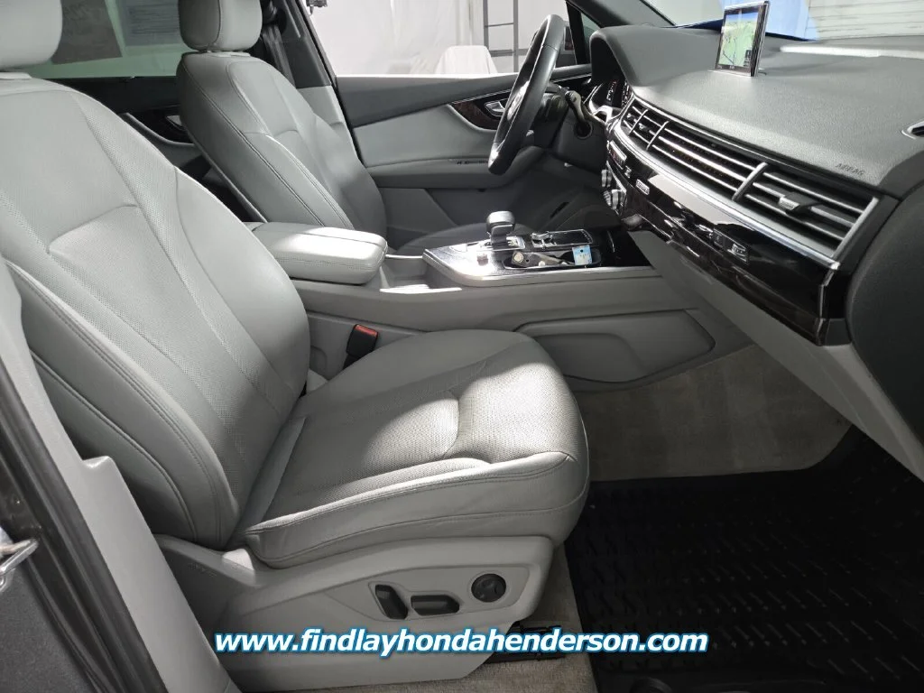 Used 2019 Gray Metallic Audi 55 SE Premium Plus image 22