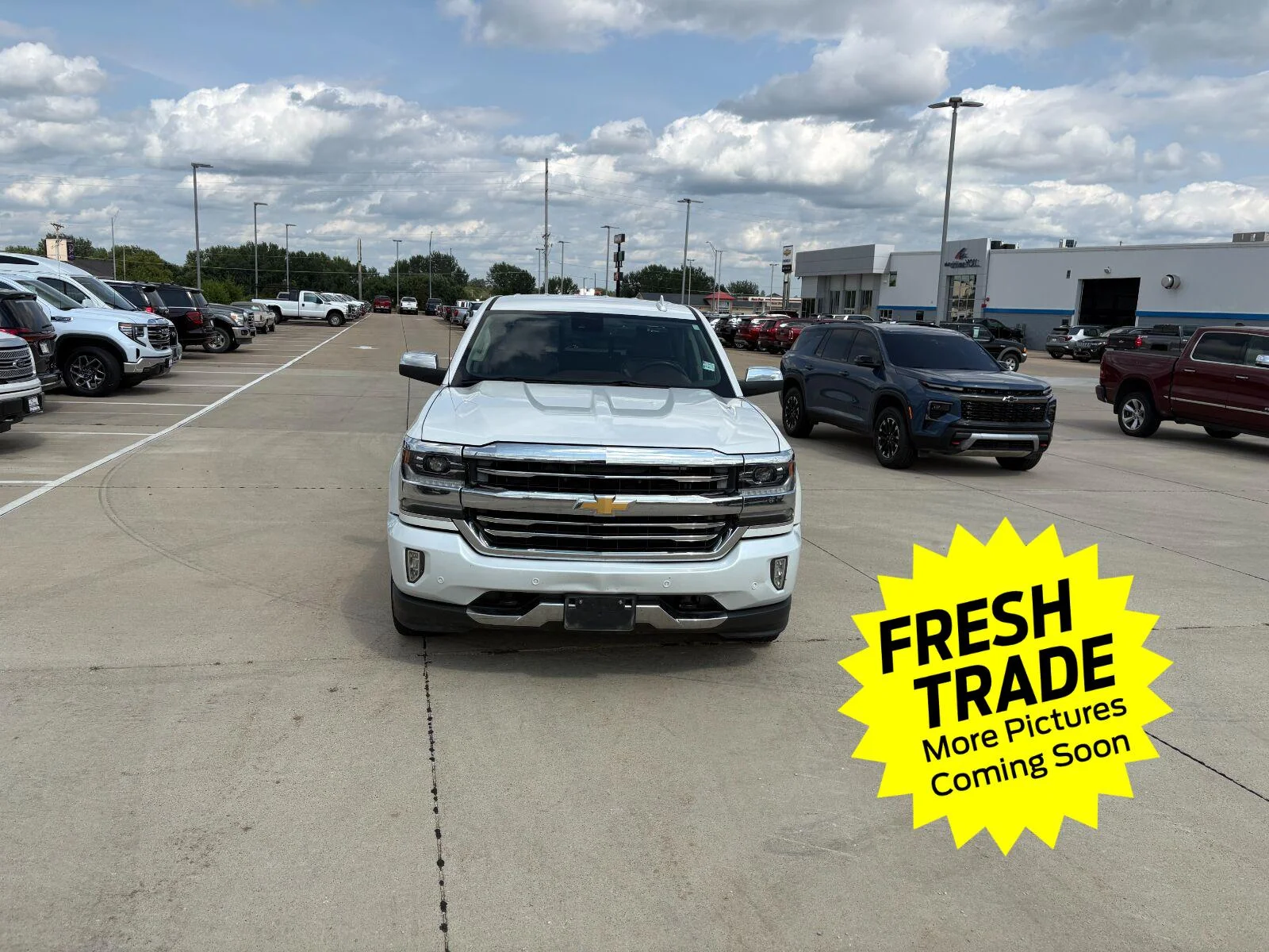 Used 2017 IRIDESCENT PEARL TRICOAT Chevrolet High Country image 10