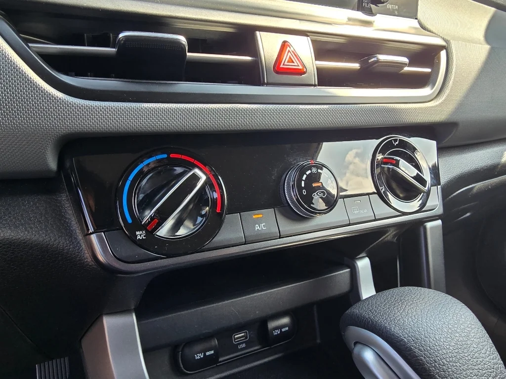 Used 2026 Snow White Pearl Kia LX image 22