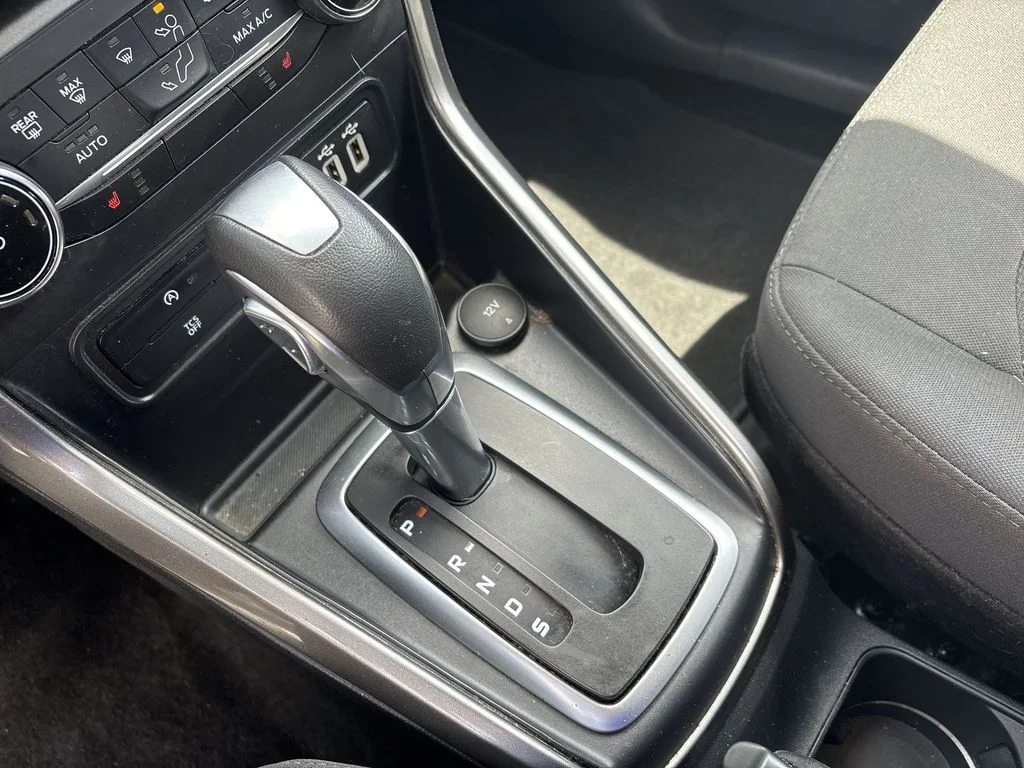 Used 2020 Gray Ford SE image 22