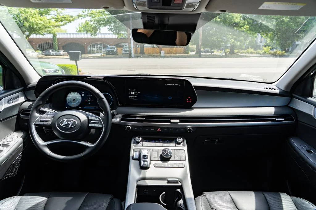 Used 2023 Gray Hyundai SEL image 10