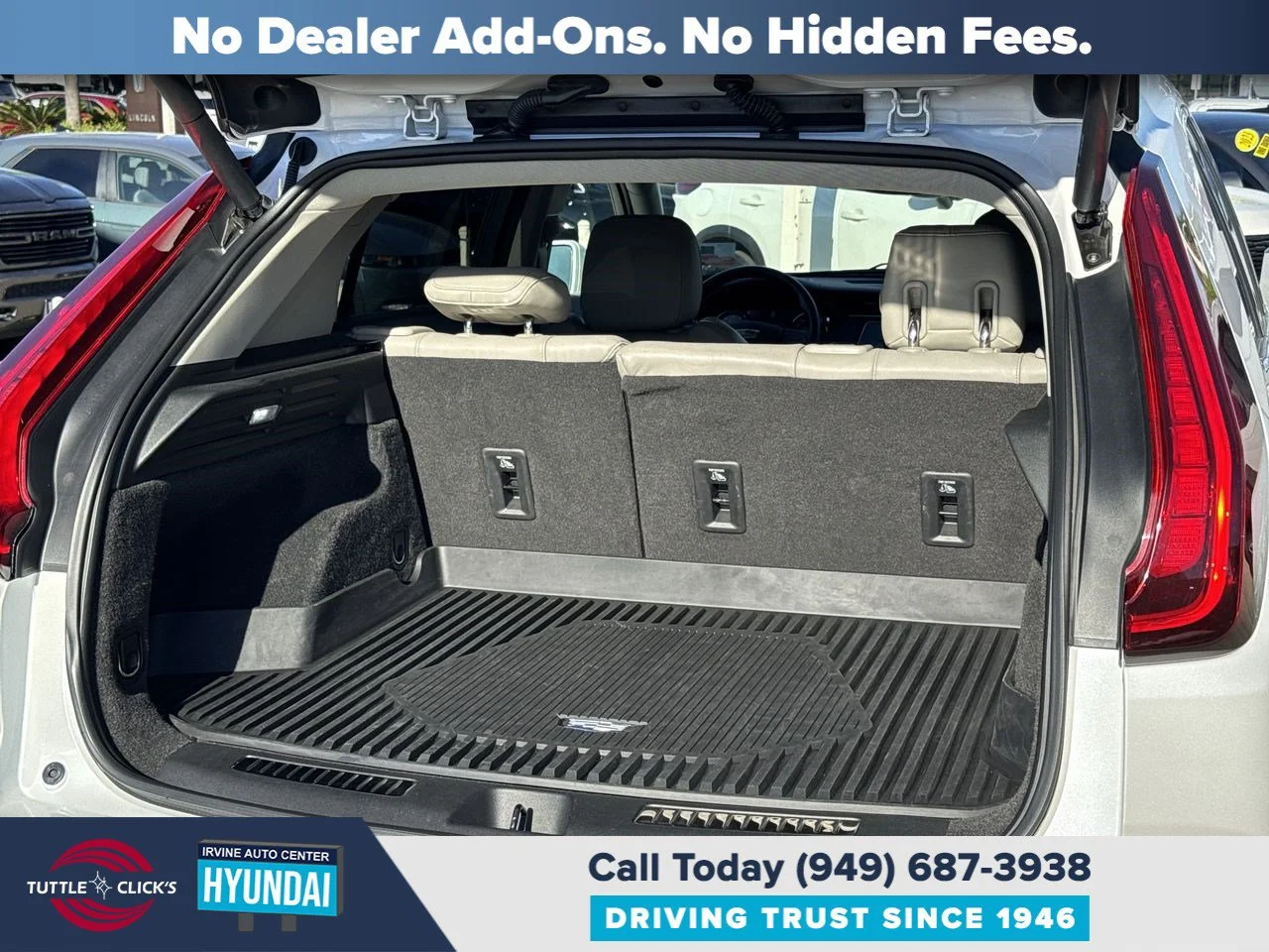 Used 2020 CRYSTAL WHITE TRI CADILLAC TRUCK AWD PREMIUM LUXUR image 40