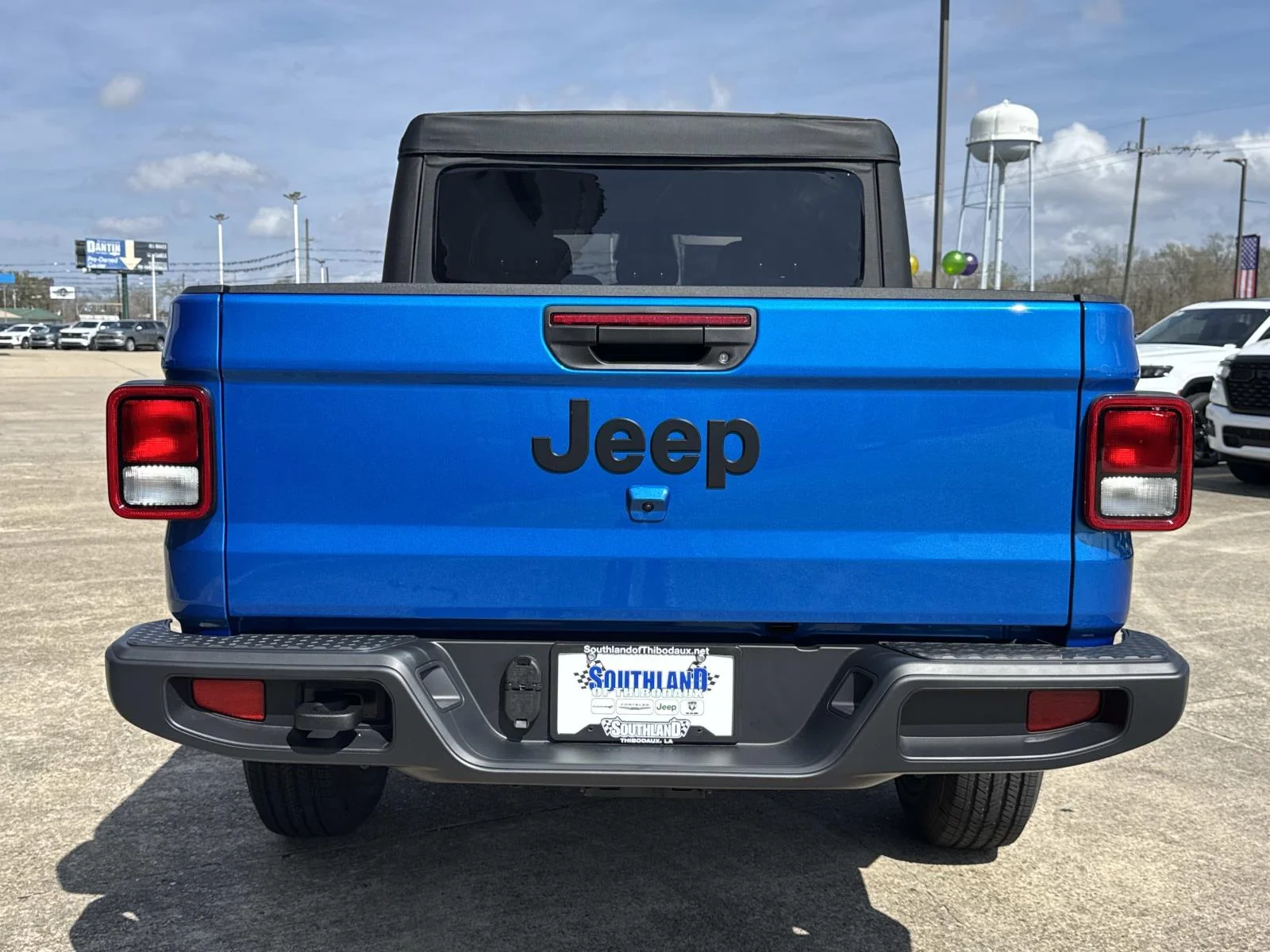 New 2026 Hydro Blue Pearl-Coat Exterior Paint Jeep Sport S image 5