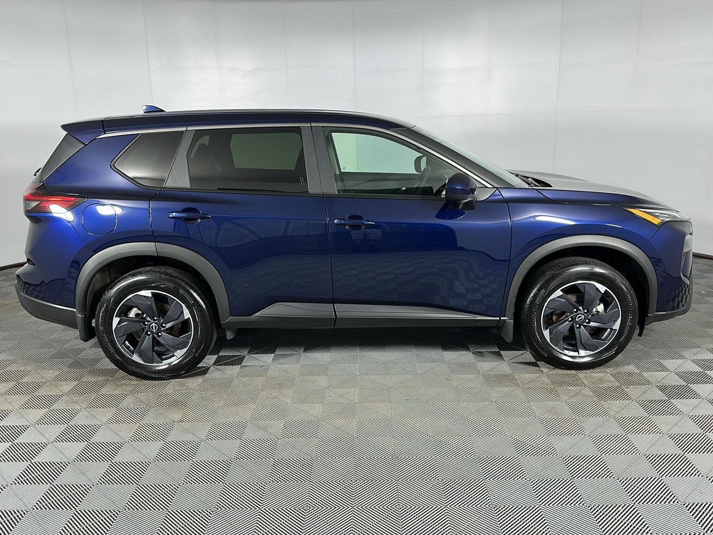 New 2026 Deep Ocean Blue Pearl Nissan SV image 16
