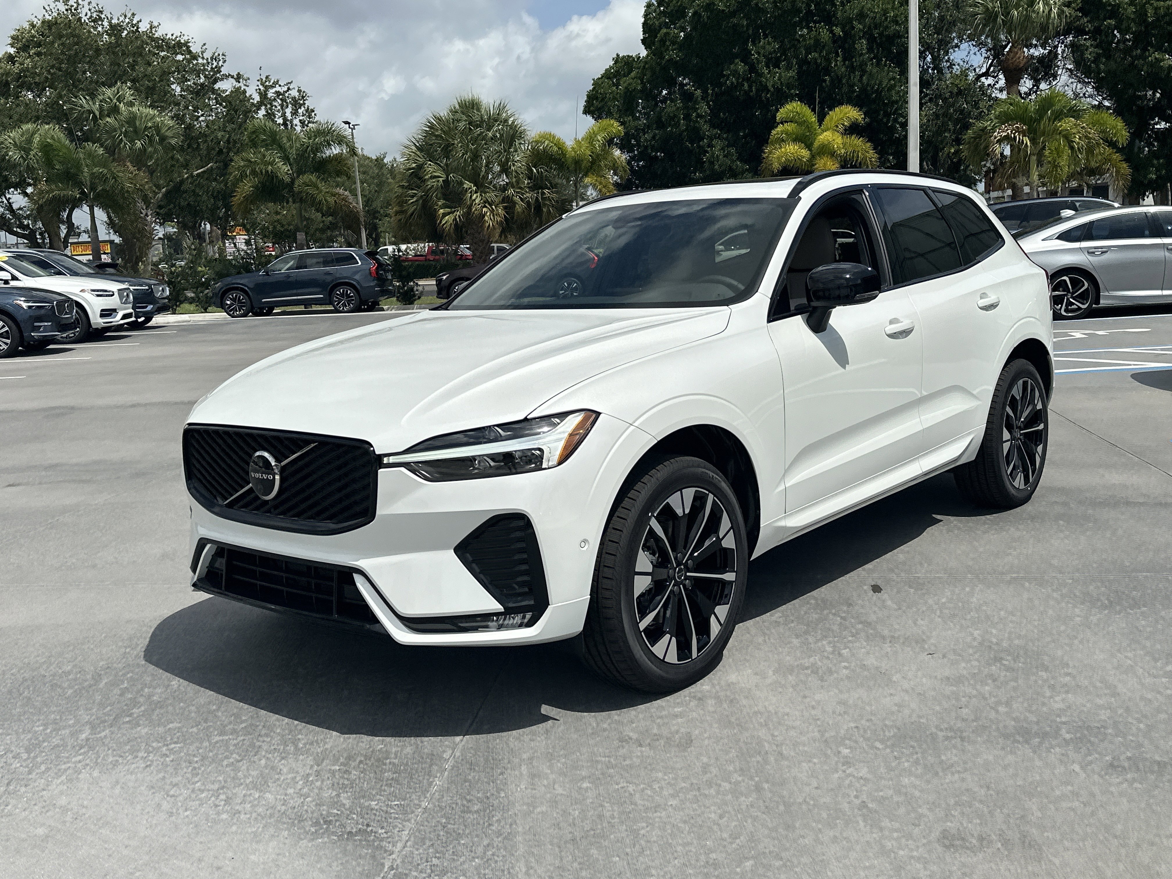 New 2026  Volvo Plus image 3