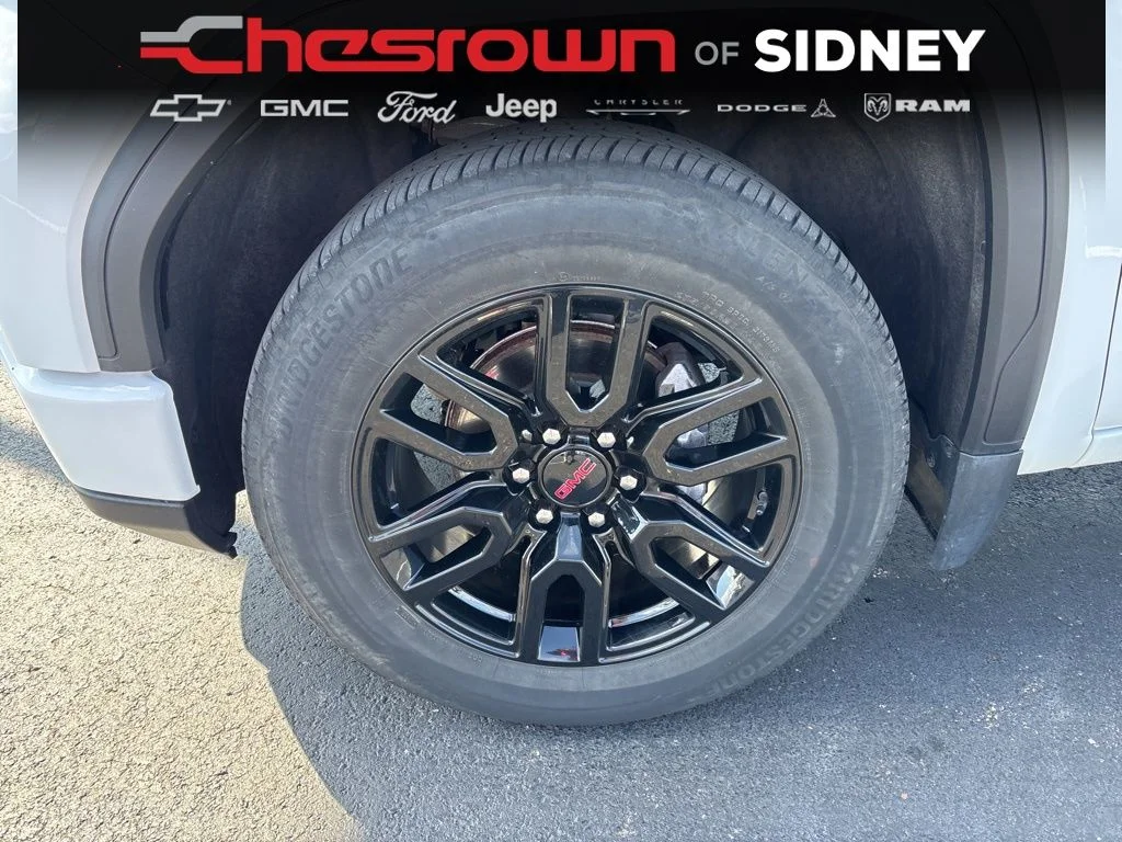 Used 2023 White GMC Elevation image 9