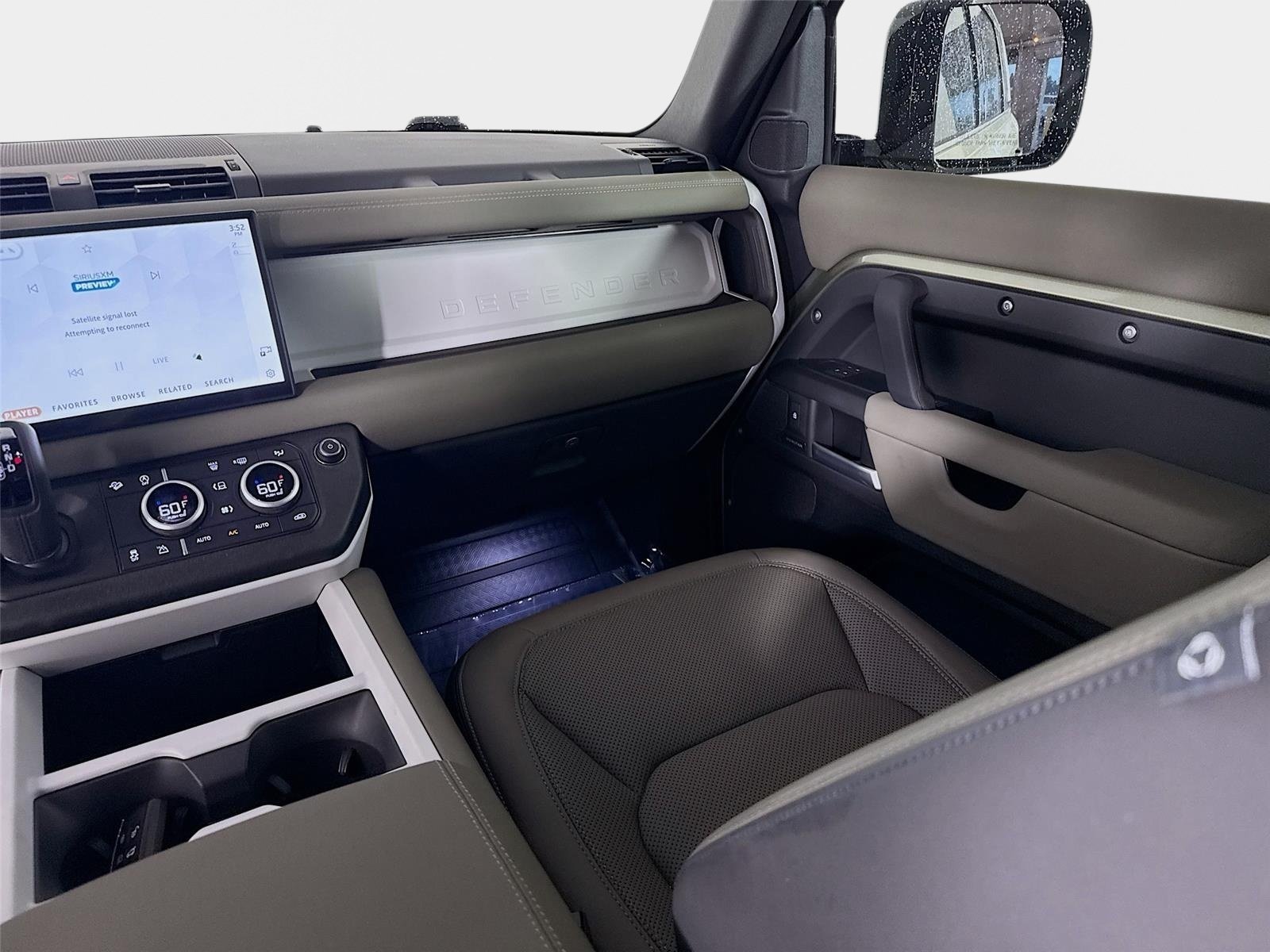 Used 2025 Pangea Green Metallic Land Rover S image 26