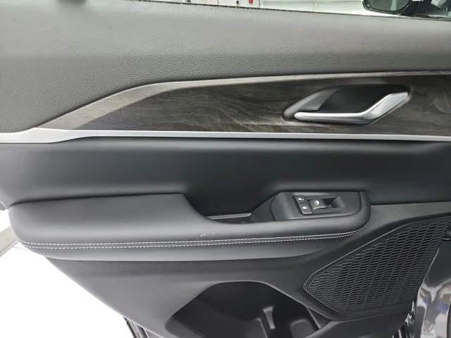 New 2026 Baltic Gray Metallic Clearcoat Jeep Altitude image 43