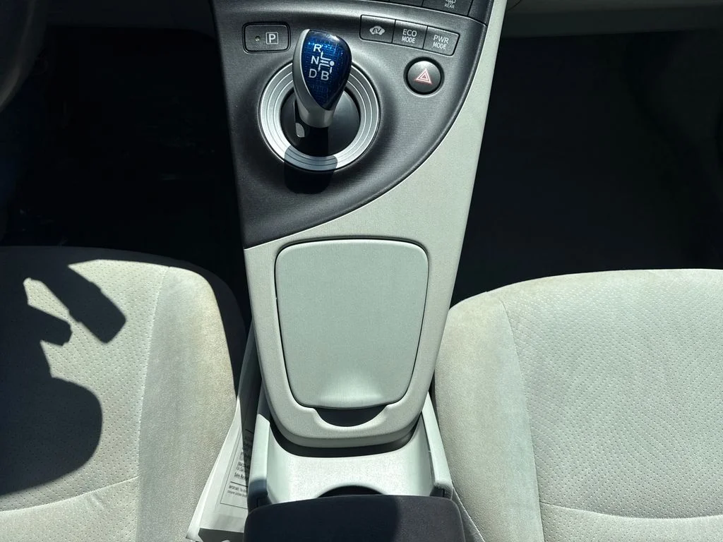 Used 2010 Blizzard Pearl Toyota I image 23
