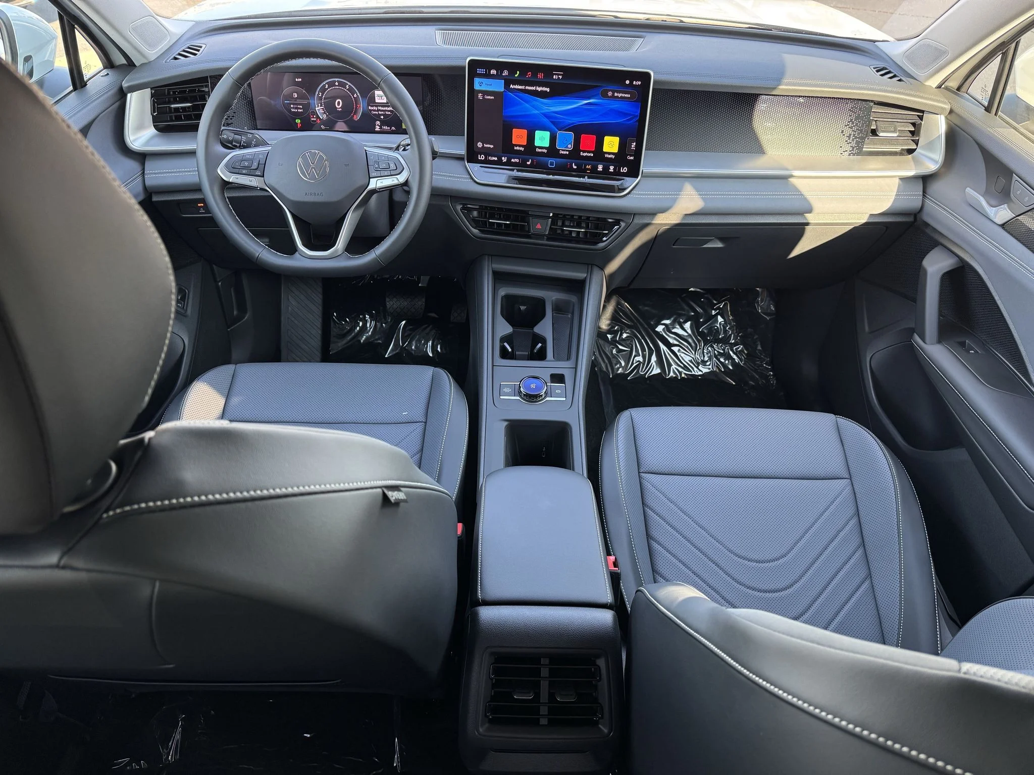 New 2026 Pure White Volkswagen SE image 27
