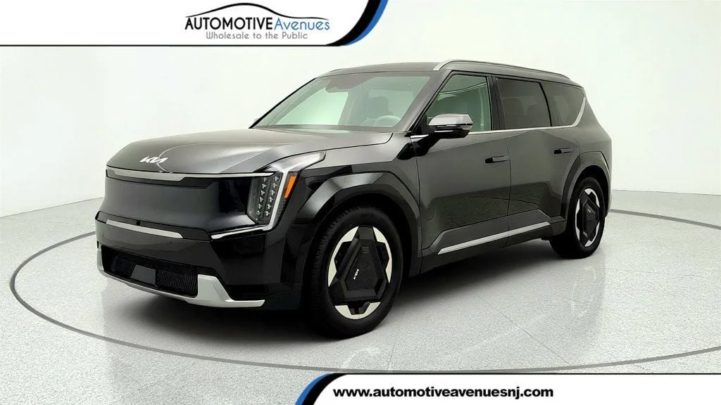 2024 Kia EV9 Land AWD's photo