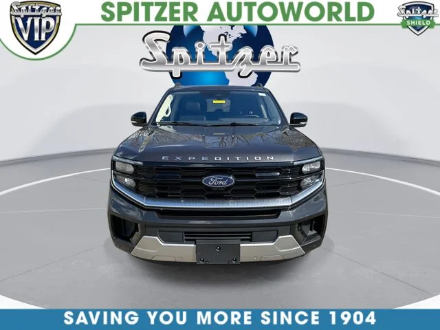 Used 2025 Gray Ford Platinum image 3