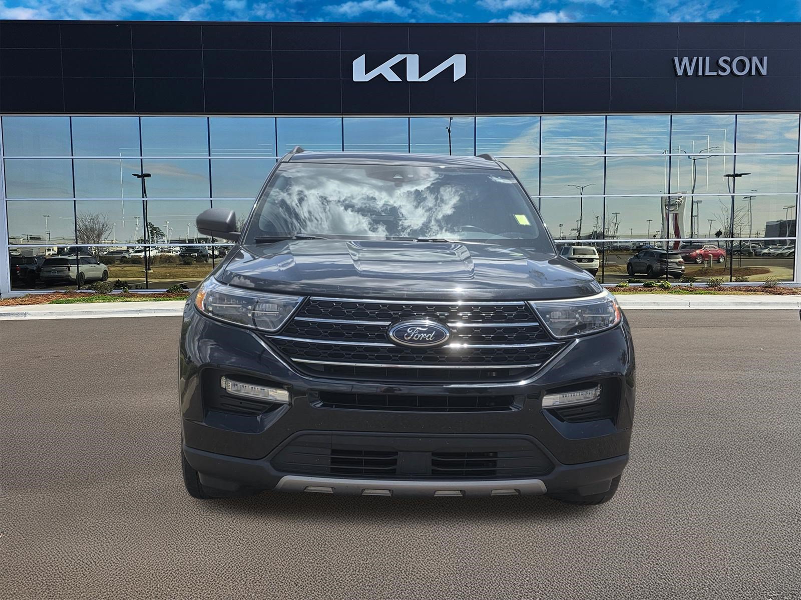 Used 2020 Black Metallic Ford XLT image 2